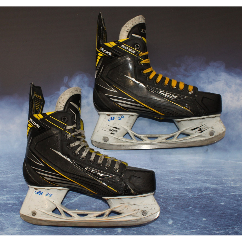 CCM TACKS 6092 SKATES 42 / 7EE