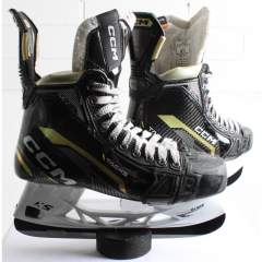 CCM TACKS AS-V PRO SKATES 6.5 R (41) 